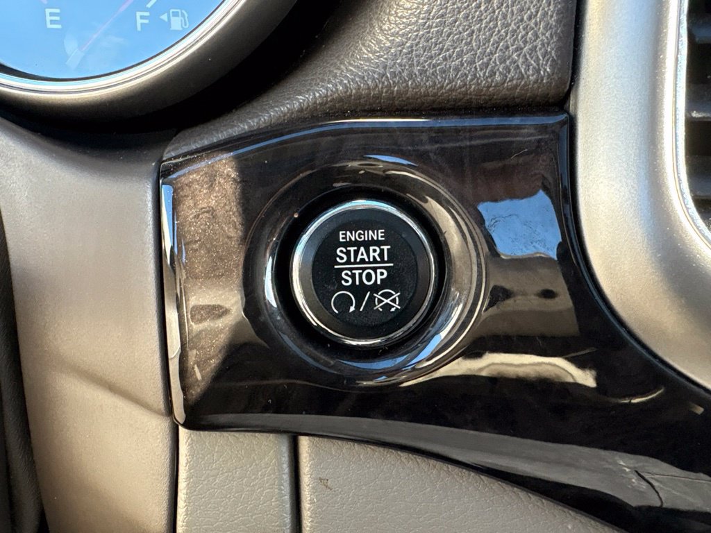 Used 2012 Jeep Grand Cherokee Laredo w/ Laredo E Group AWD/4WD image 29