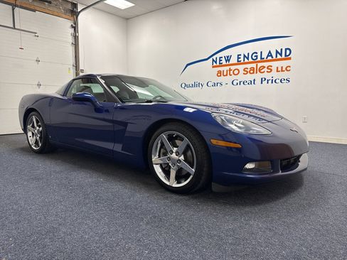 Used 2006 Chevrolet Corvette Coupe w/ Preferred Equipment Group RWD image 5
