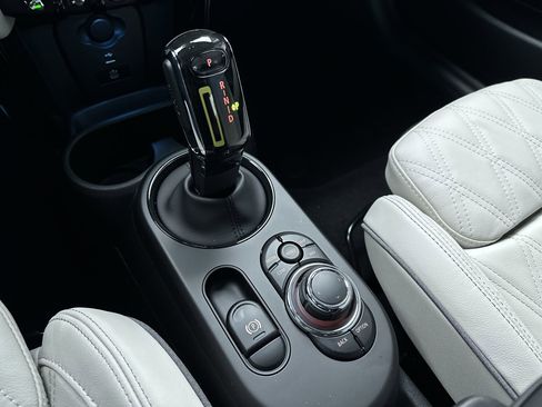 Used 2024 MINI Cooper SE FWD image 23