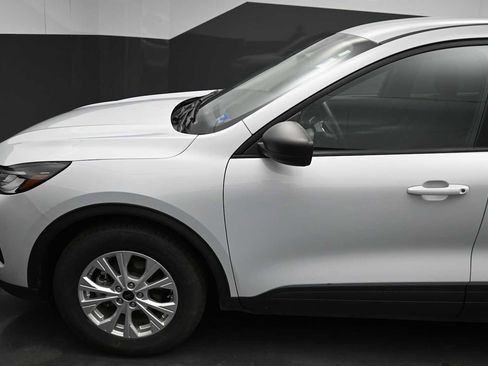 Certified 2025 Ford Escape Active w/ Cold Weather Package FWD image 17