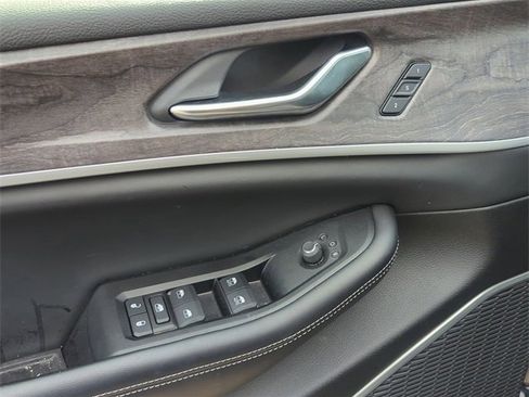 New 2024 Jeep Grand Cherokee Limited 4xe w/ Luxury Tech Group II image 13