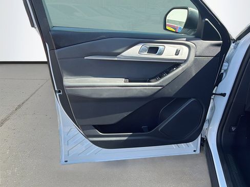 Used 2025 Ford Explorer Active image 23
