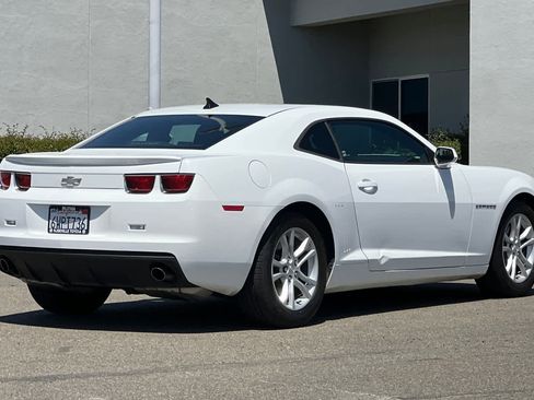 Used 2013 Chevrolet Camaro LT RWD image 2