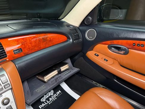 Used 2005 Lexus SC 430 Convertible image 40