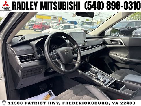 Used 2024 Mitsubishi Outlander SE FWD image 4