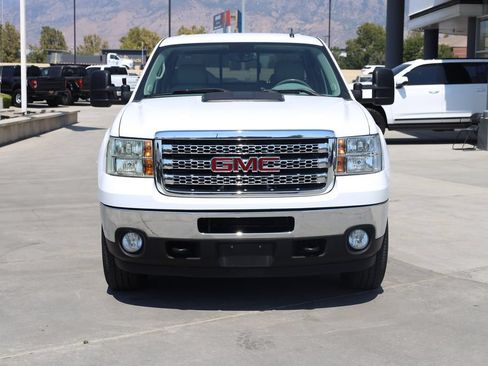 Used 2014 GMC Sierra 2500 SLT w/ SLT Convenience Package AWD/4WD image 9