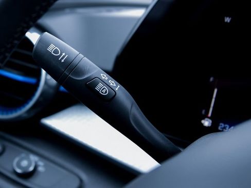 Used 2025 Chevrolet Trax LT w/ LT Convenience Package image 29