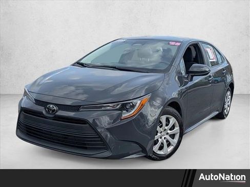 Used 2025 Toyota Corolla LE image 1