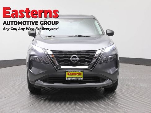 Used 2023 Nissan Rogue S AWD/4WD image 2