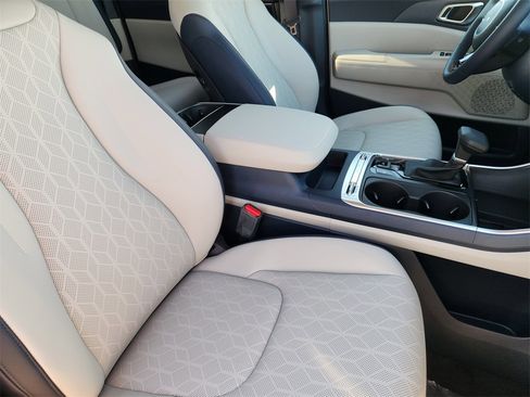 New 2026 Kia Carnival SX image 10