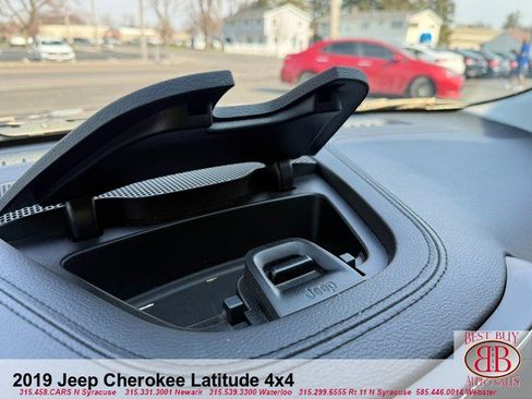 Used 2019 Jeep Cherokee Latitude Plus AWD/4WD image 47