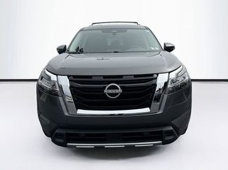 Used 2023 Nissan Pathfinder SL video 2