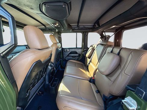 Used 2022 Jeep Wrangler Unlimited Rubicon 4xe w/ Cold Weather Group image 19