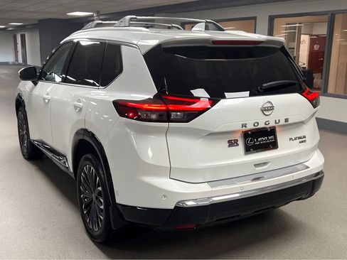Used 2026 Nissan Rogue Platinum w/ Platinum Premium Package AWD/4WD image 5
