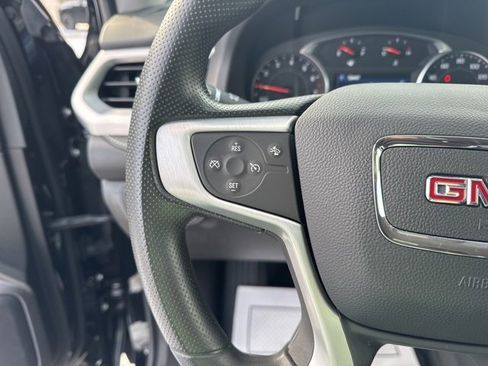 Used 2023 GMC Acadia SLE w/ Driver Convenience Package image 14