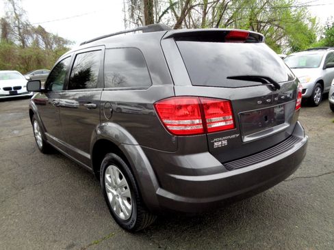 Used 2018 Dodge Journey SE image 7
