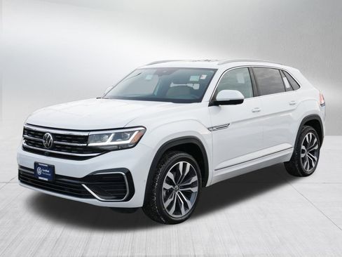 Certified 2022 Volkswagen Atlas Cross Sport SEL Premium R-Line image 3