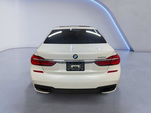 Used 2018 BMW 740e xDrive image 5