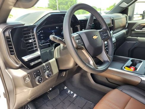 Used 2024 Chevrolet Silverado 2500 High Country w/ High Country Premium Package AWD/4WD image 25