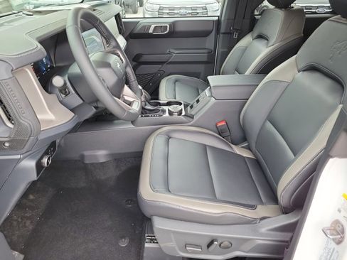 New 2026 Ford Bronco Outer Banks w/ Sasquatch Package image 19