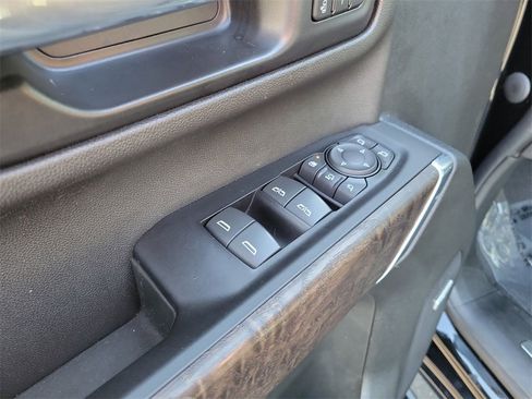 Certified 2022 GMC Sierra 2500 Denali w/ Denali Ultimate Package image 24
