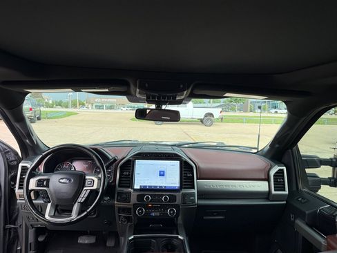Used 2022 Ford F350 Platinum AWD/4WD image 23