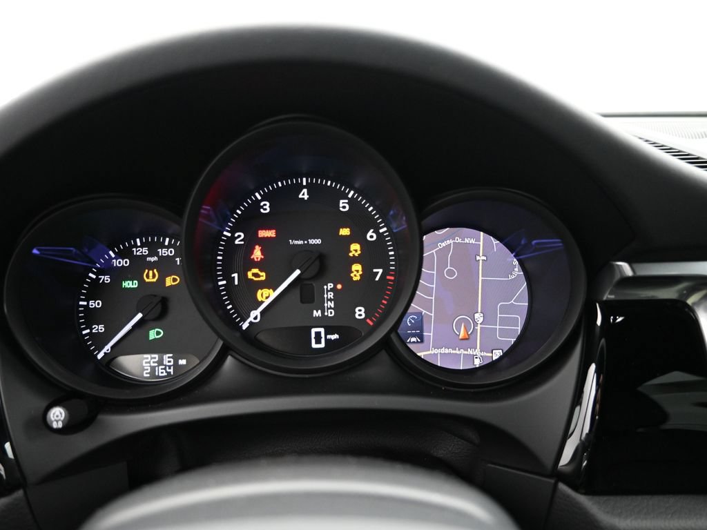 Certified 2026 Porsche Macan AWD/4WD image 13