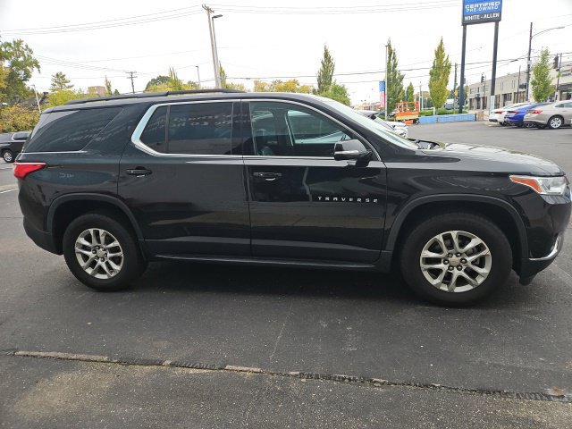 Used 2019 Chevrolet Traverse LT w/ LPO, 'HIT The Road' Package AWD/4WD image 2