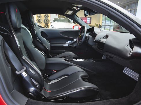 Used 2022 Ferrari SF90 Stradale image 35