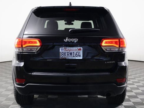 Used 2018 Jeep Grand Cherokee Laredo image 5