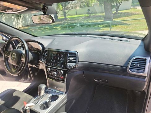 Used 2021 Jeep Grand Cherokee Laredo X image 36