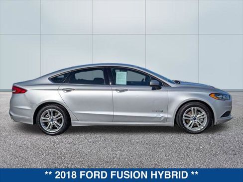 Used 2018 Ford Fusion SE image 6