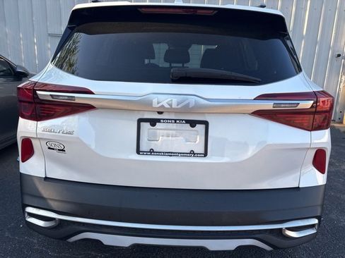 Used 2023 Kia Seltos EX image 20