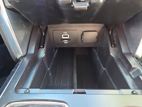 Used 2016 Ford Explorer Platinum AWD/4WD image 29