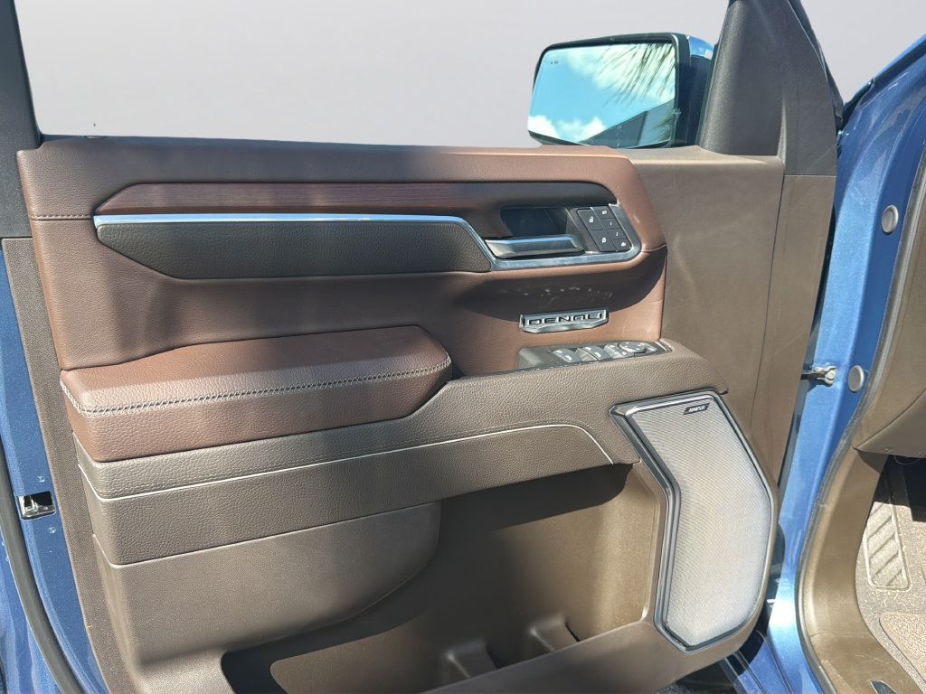 Used 2025 GMC Sierra 1500 Denali w/ Denali Reserve Package AWD/4WD image 21