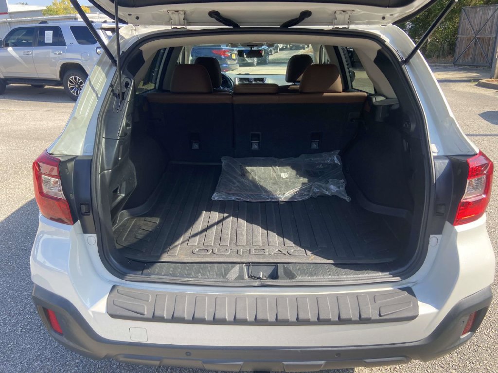 Used 2019 Subaru Outback 3.6R Touring AWD/4WD image 9