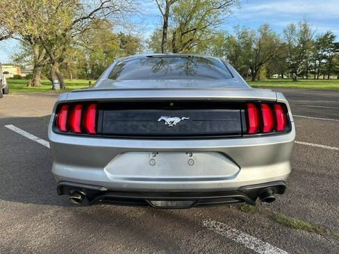 Used 2020 Ford Mustang Premium image 4
