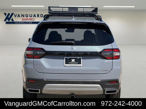 Used 2025 Honda Pilot Touring image 7