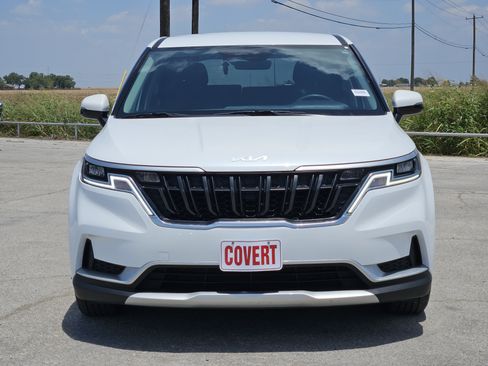 Used 2022 Kia Carnival LX FWD image 2