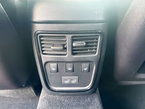 Used 2023 Chrysler 300 S w/ Comfort Group RWD image 27