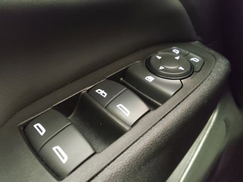 Used 2023 Chevrolet Equinox LT w/ Driver Convenience Package image 26