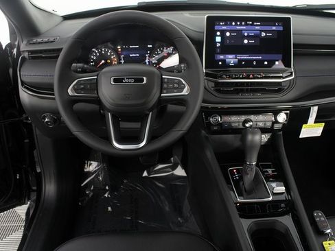 New 2026 Jeep Compass Limited w/ Limited Altitude Pack image 9