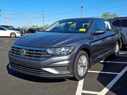Used 2019 Volkswagen Jetta S w/ Driver Assistance Package FWD image 2