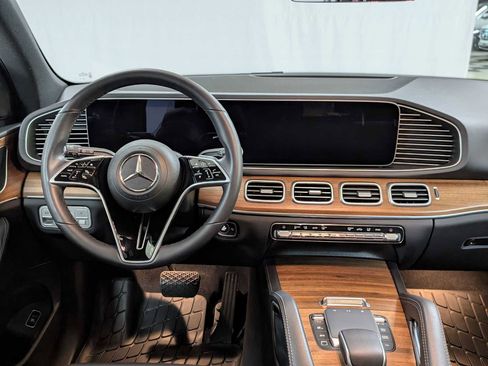 Used 2025 Mercedes-Benz GLE 350 4MATIC image 23