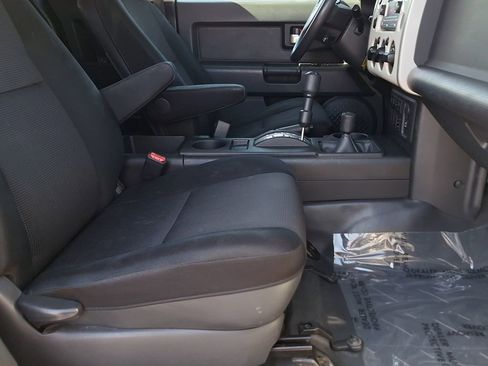 Used 2012 Toyota FJ Cruiser 4WD w/ Convenience Pkg image 24