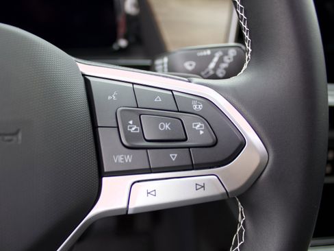 New 2026 Volkswagen Atlas SE image 17