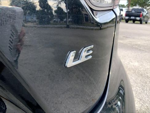 Used 2025 Toyota Corolla LE FWD image 10