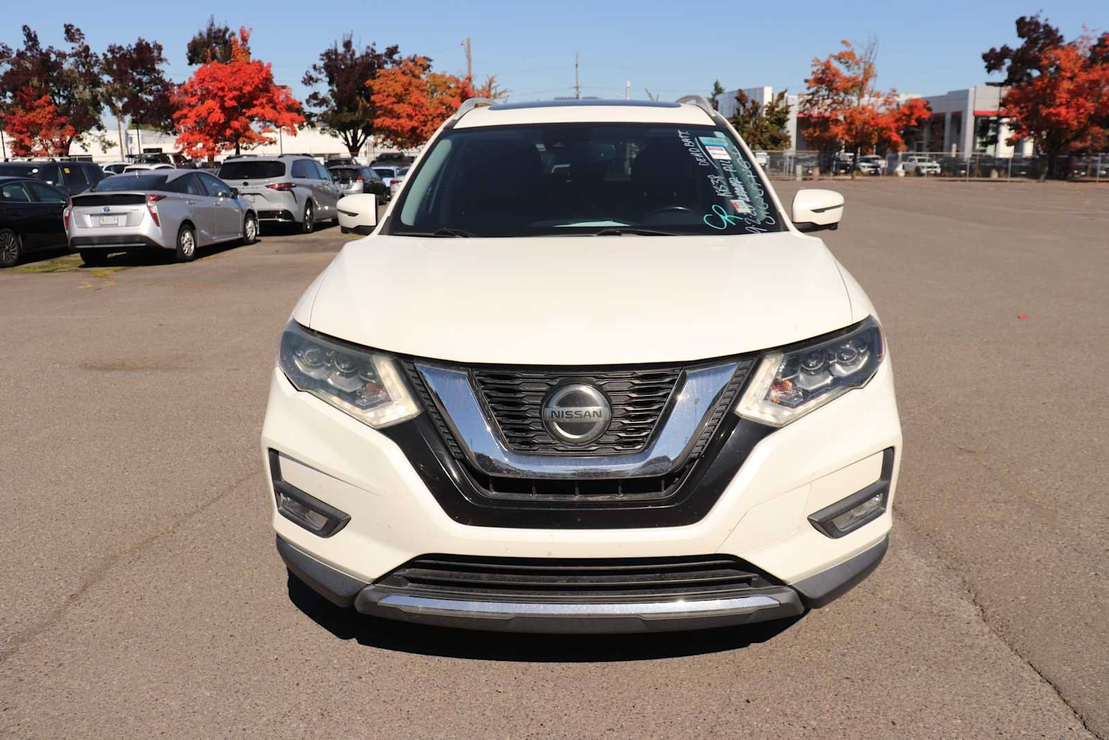 Used 2018 Nissan Rogue SL w/ Premium Package FWD image 2