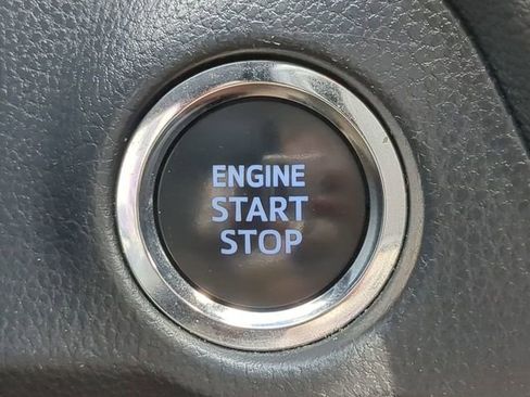 Used 2022 Toyota RAV4 XLE AWD/4WD image 25