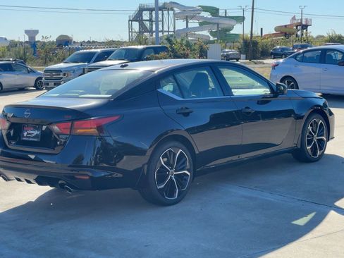 New 2025 Nissan Altima 2.5 SR w/ SR Premium Package image 9